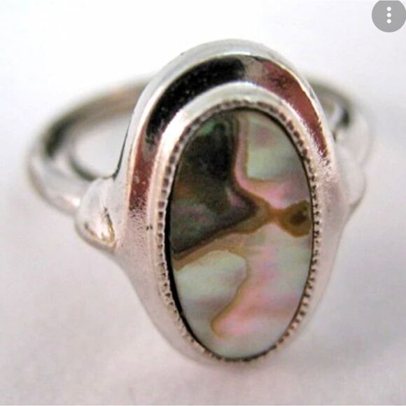 Avon Silver Mother of Pearl Ring - Picture 1 of 4